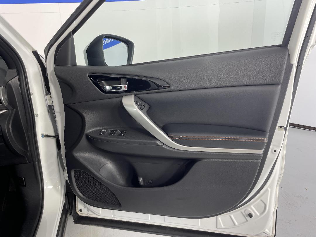 Photo '15' of Mitsubishi Eclipse Cross Photo '15' of Mitsubishi Eclipse Cross