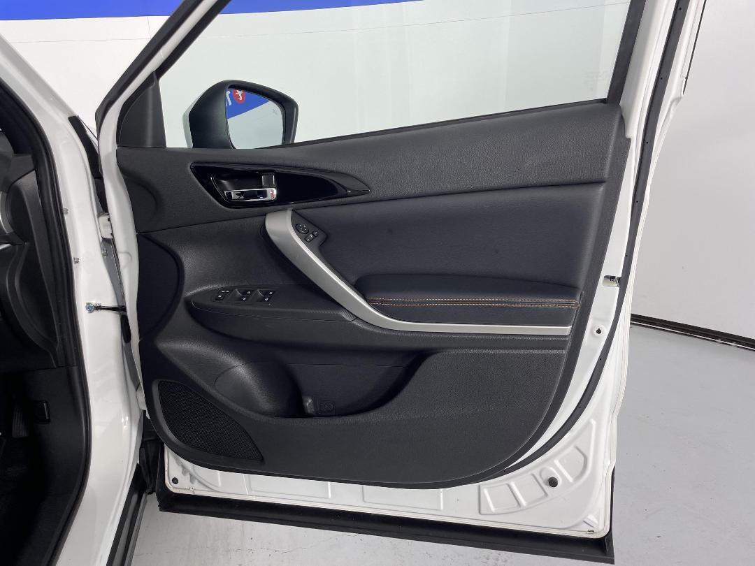 Photo '15' of Mitsubishi Eclipse Cross