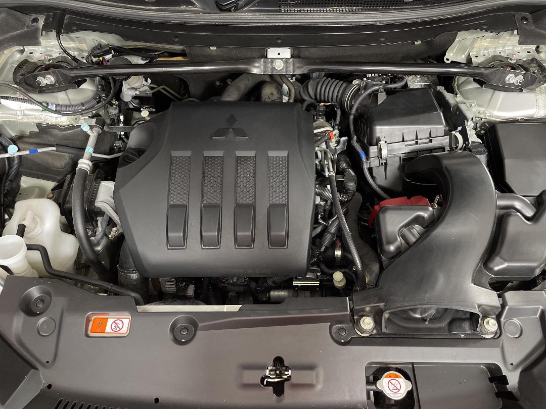 Photo '13' of Mitsubishi Eclipse Cross