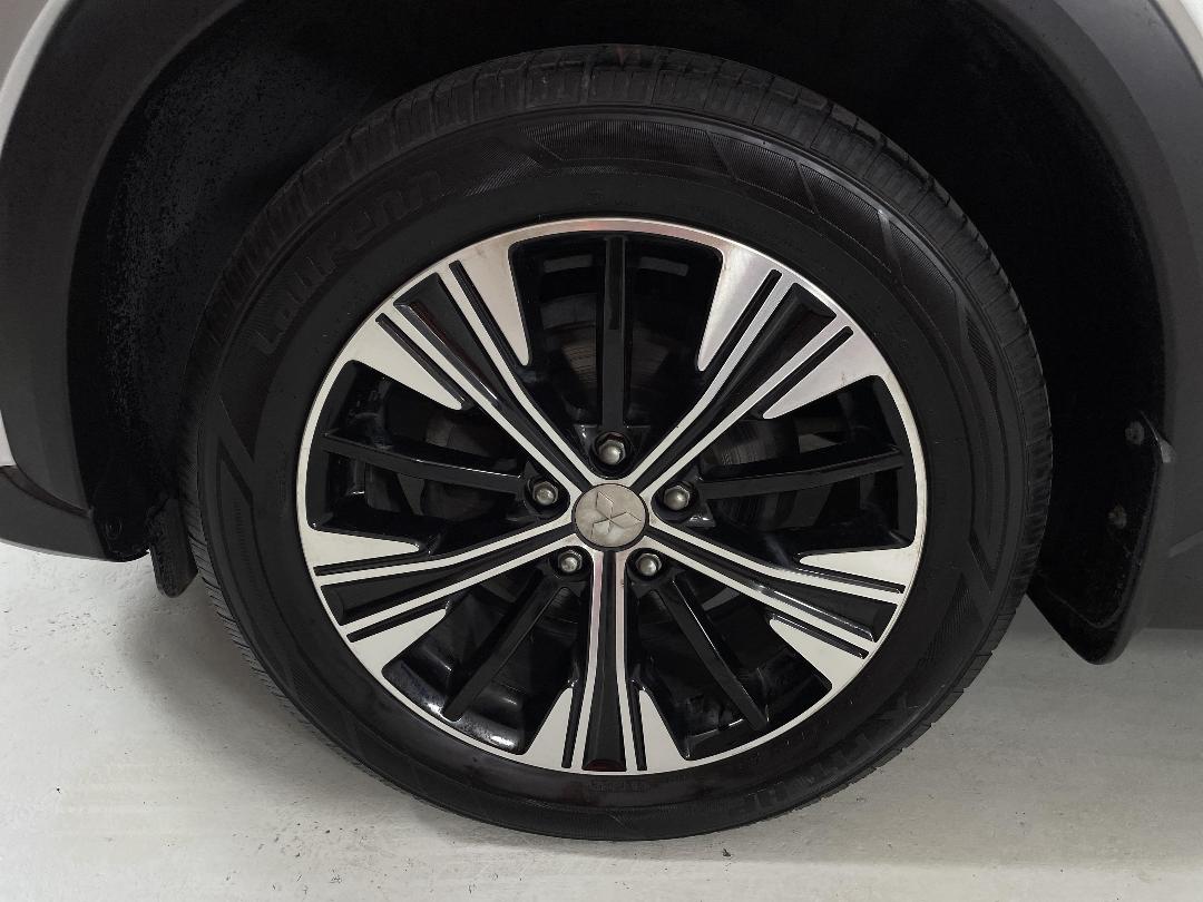 Photo '10' of Mitsubishi Eclipse Cross