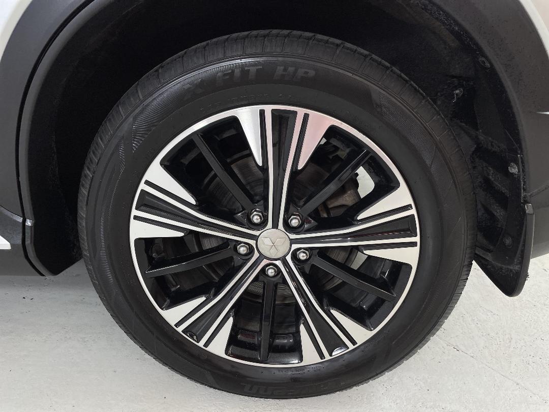 Photo '11' of Mitsubishi Eclipse Cross