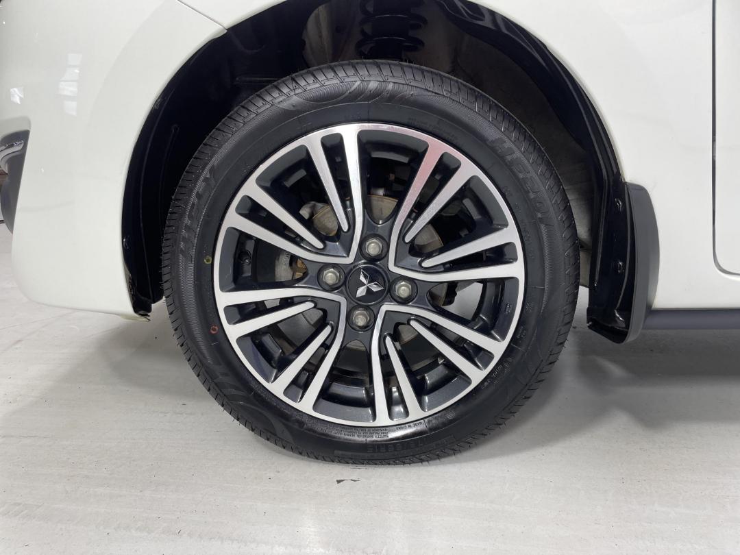 Photo '10' of Mitsubishi Mirage