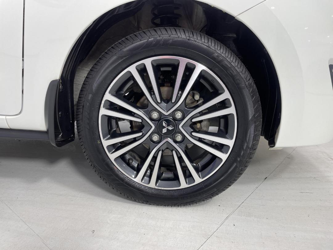 Photo '9' of Mitsubishi Mirage