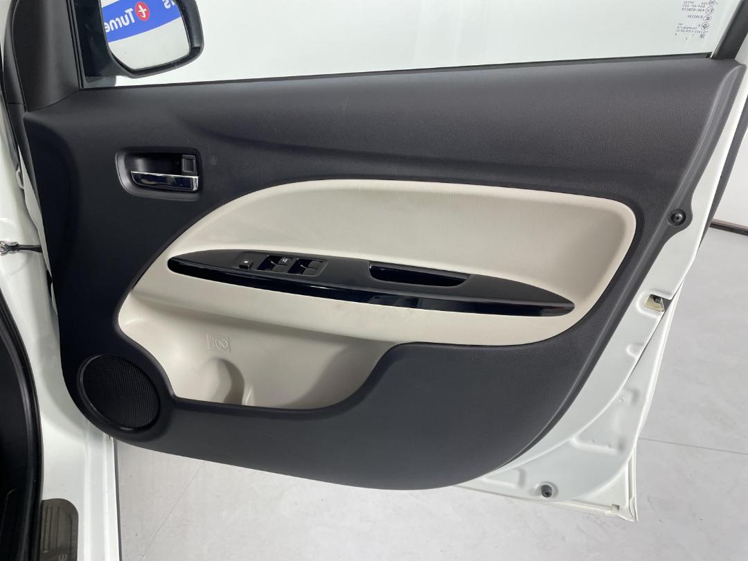 Photo '15' of Mitsubishi Mirage