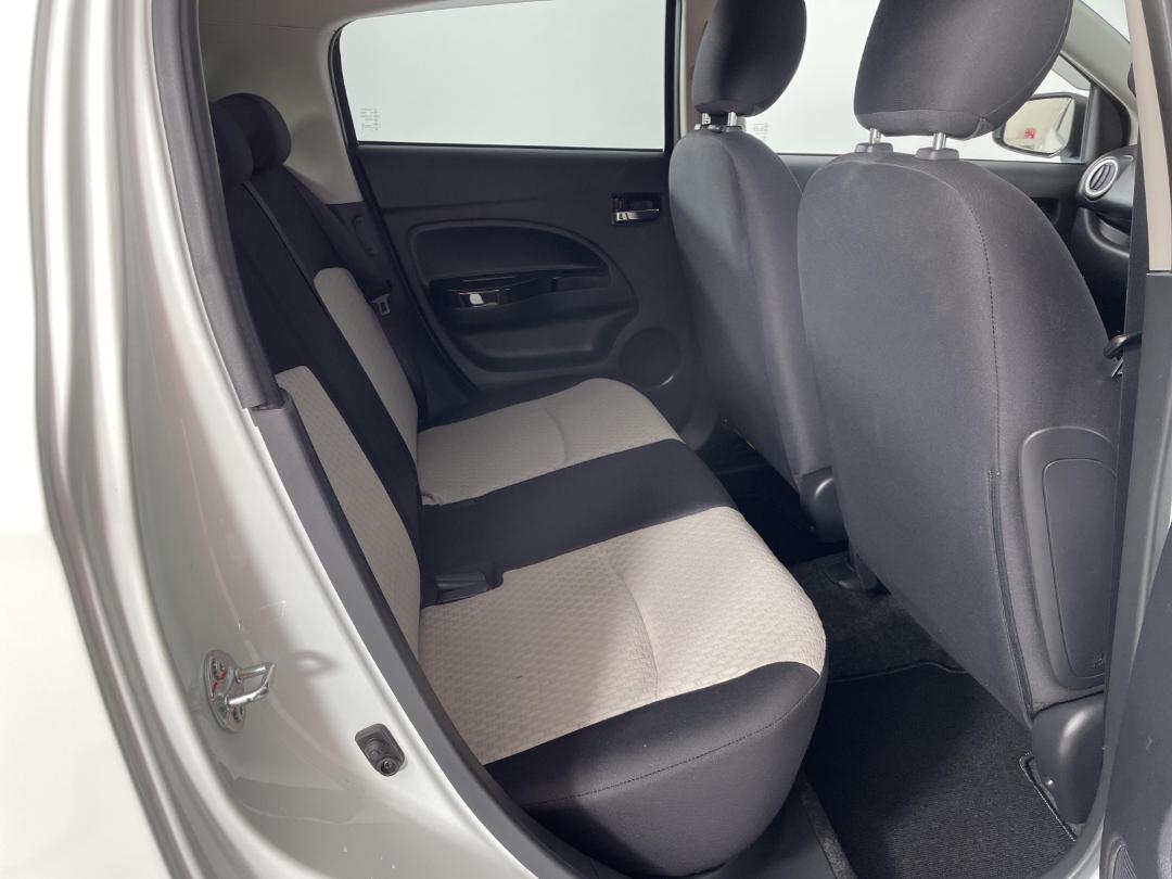 Photo '20' of Mitsubishi Mirage