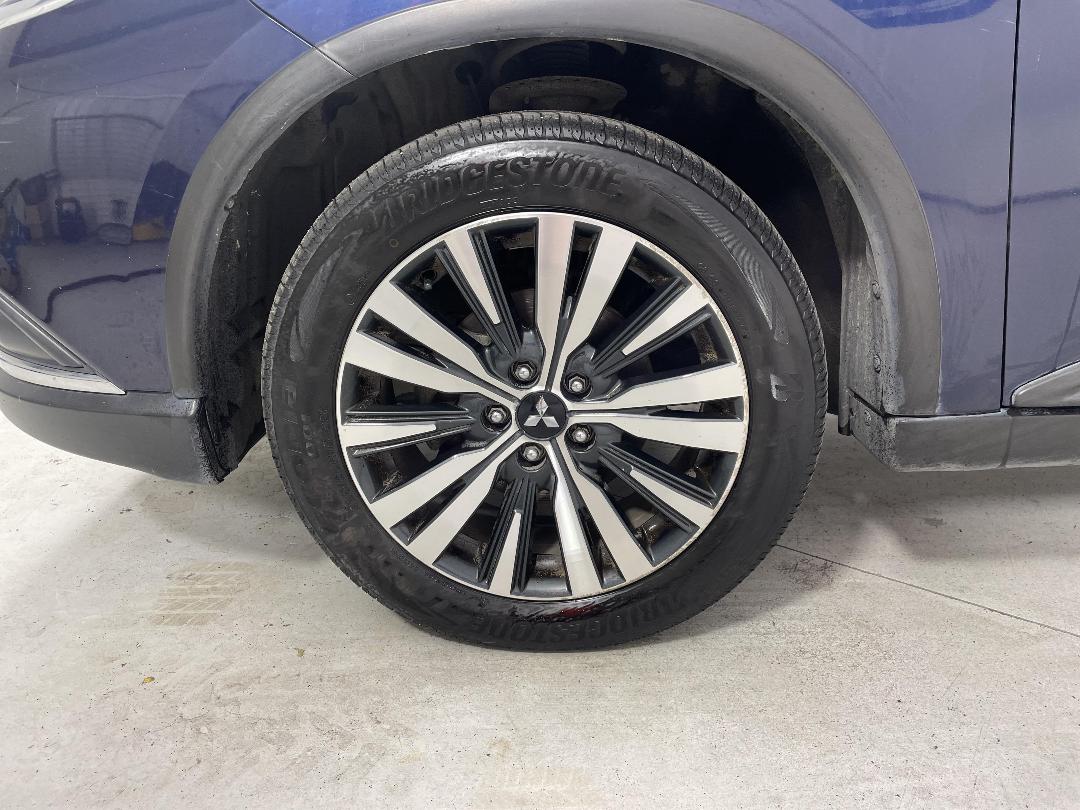 Photo '10' of Mitsubishi Outlander