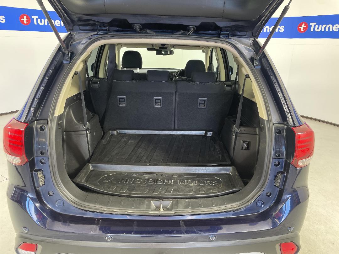 Photo '14' of Mitsubishi Outlander