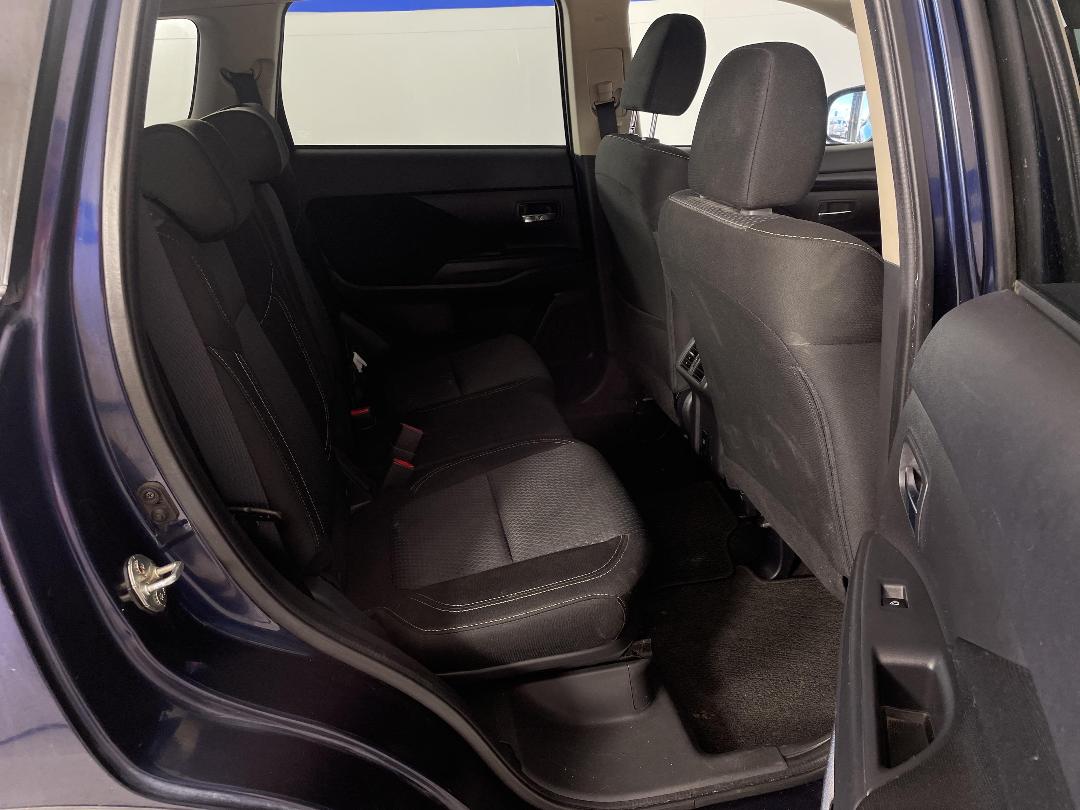 Photo '20' of Mitsubishi Outlander