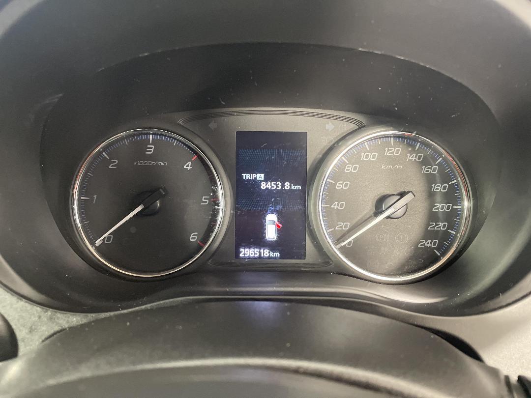 Photo '21' of Mitsubishi Outlander