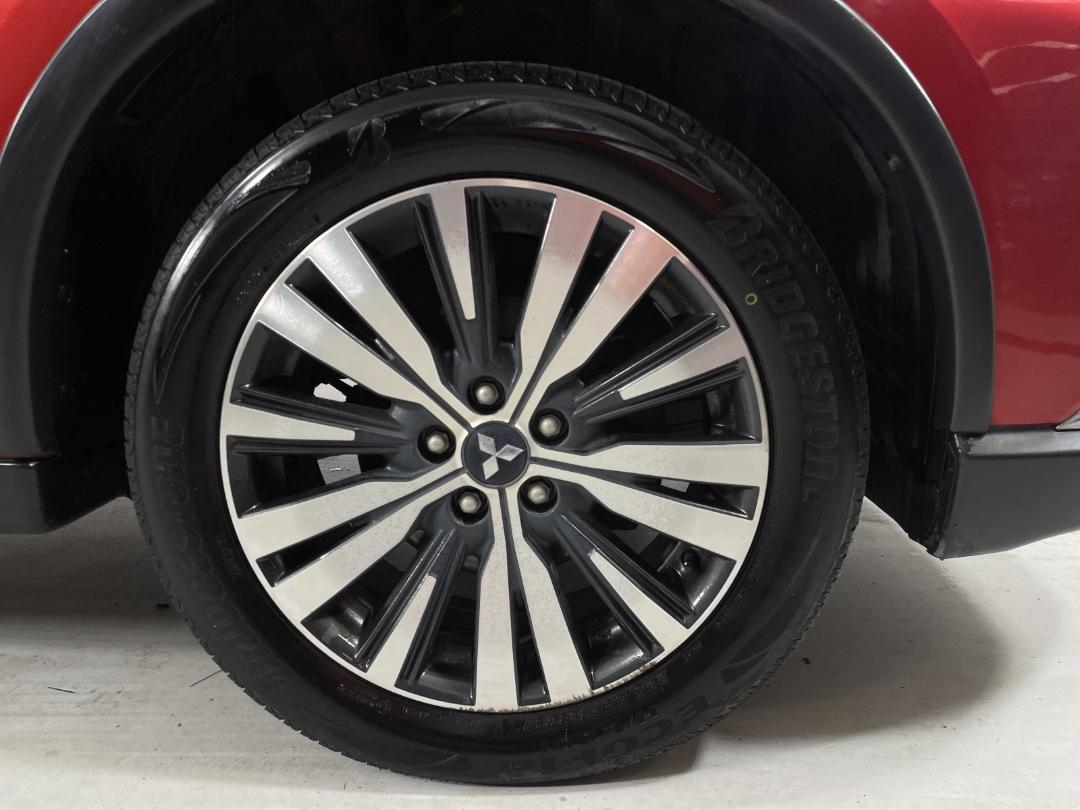 Photo '9' of Mitsubishi Outlander Photo '9' of Mitsubishi Outlander