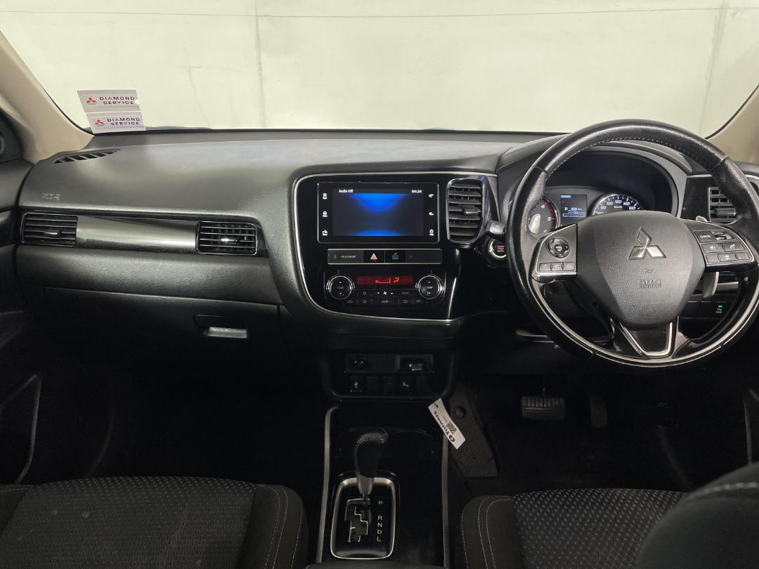 Photo '17' of Mitsubishi Outlander Photo '17' of Mitsubishi Outlander