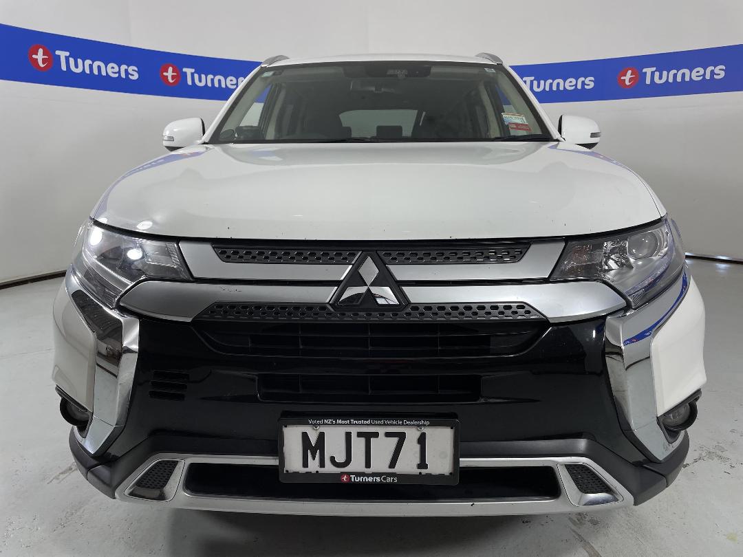 Photo '2' of Mitsubishi Outlander Photo '2' of Mitsubishi Outlander