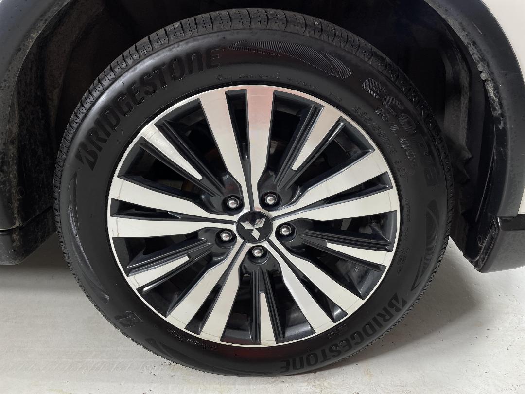 Photo '9' of Mitsubishi Outlander Photo '9' of Mitsubishi Outlander