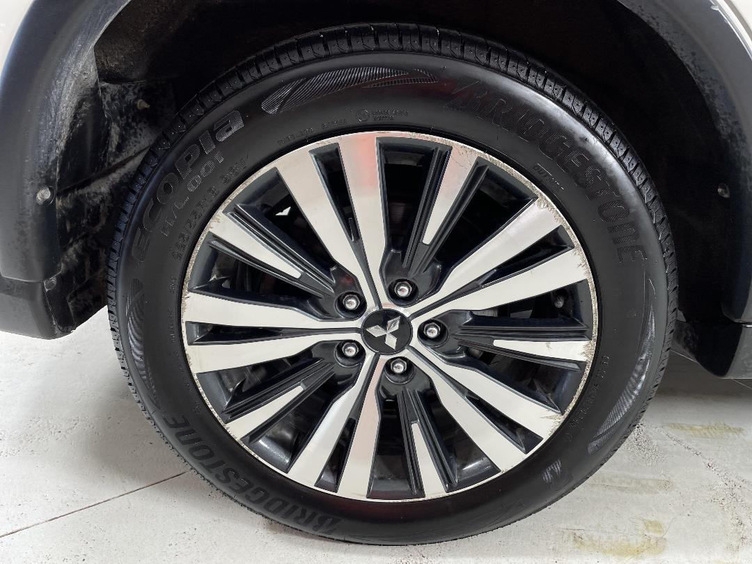 Photo '12' of Mitsubishi Outlander Photo '12' of Mitsubishi Outlander