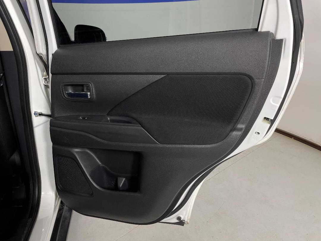 Photo '19' of Mitsubishi Outlander Photo '19' of Mitsubishi Outlander