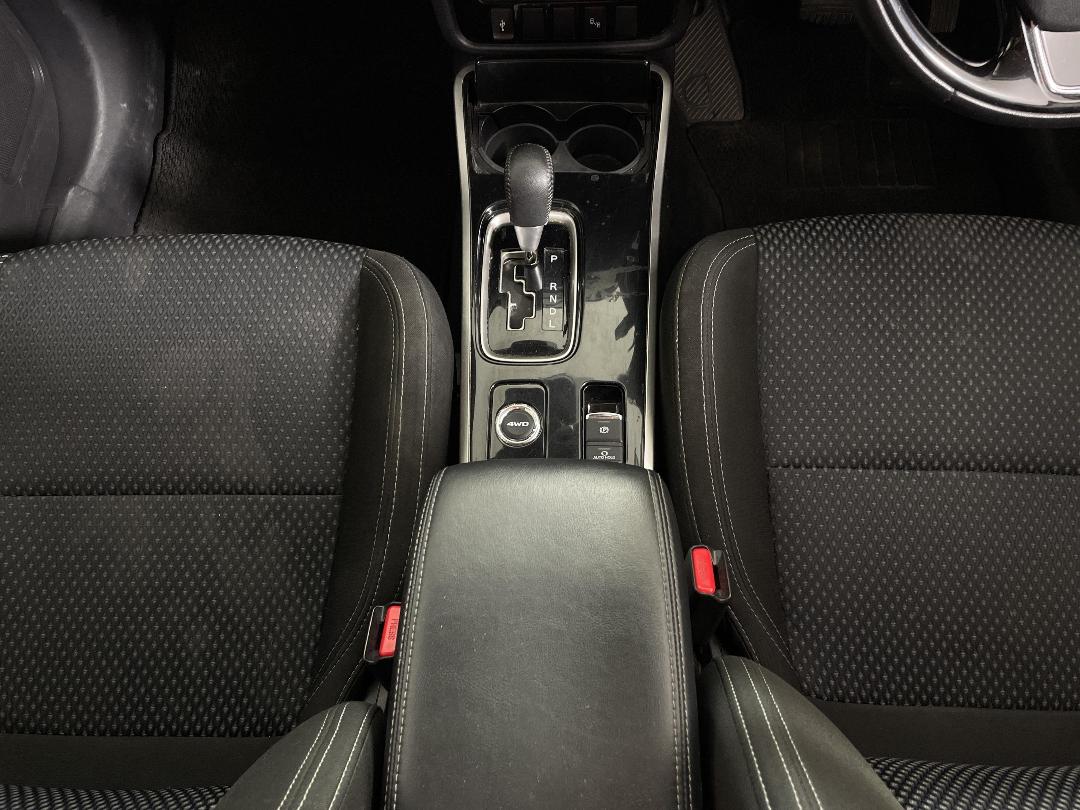 Photo '18' of Mitsubishi Outlander Photo '18' of Mitsubishi Outlander