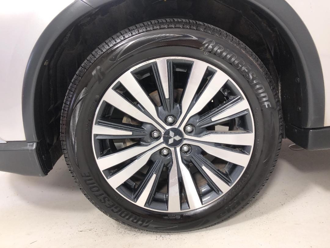 Photo '10' of Mitsubishi Outlander Photo '10' of Mitsubishi Outlander