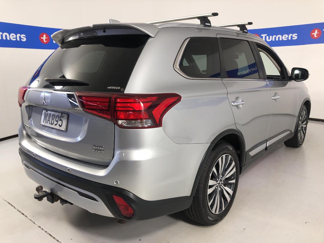 Photo '7' of Mitsubishi Outlander Photo '7' of Mitsubishi Outlander