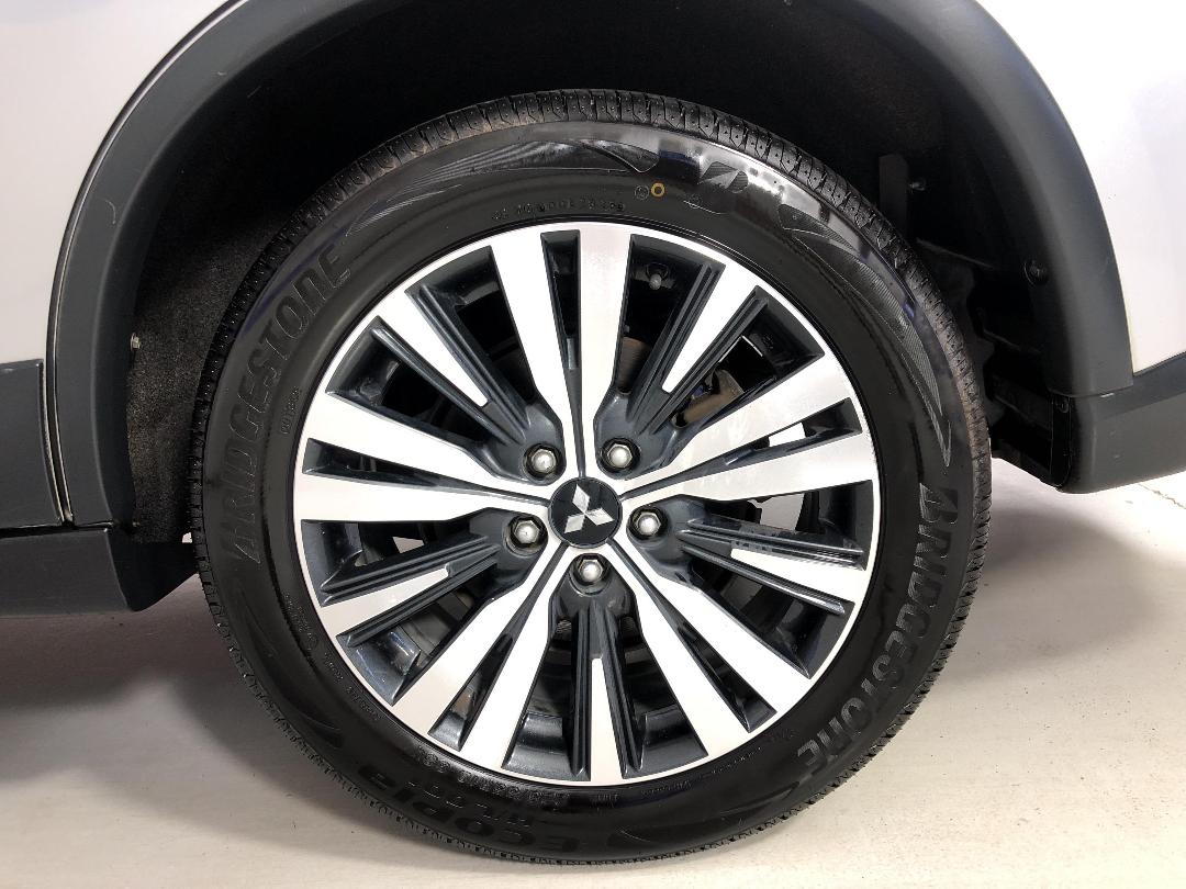 Photo '11' of Mitsubishi Outlander Photo '11' of Mitsubishi Outlander