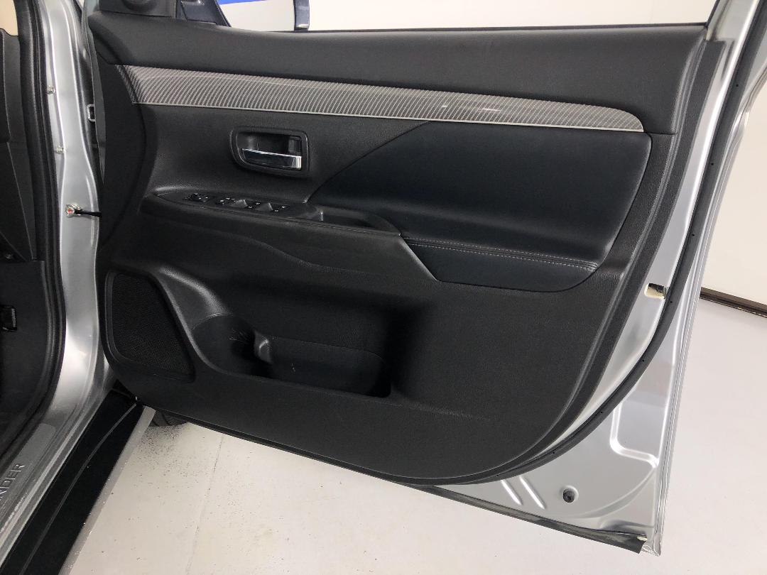 Photo '15' of Mitsubishi Outlander Photo '15' of Mitsubishi Outlander