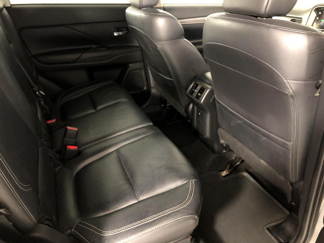 Photo '20' of Mitsubishi Outlander Photo '20' of Mitsubishi Outlander