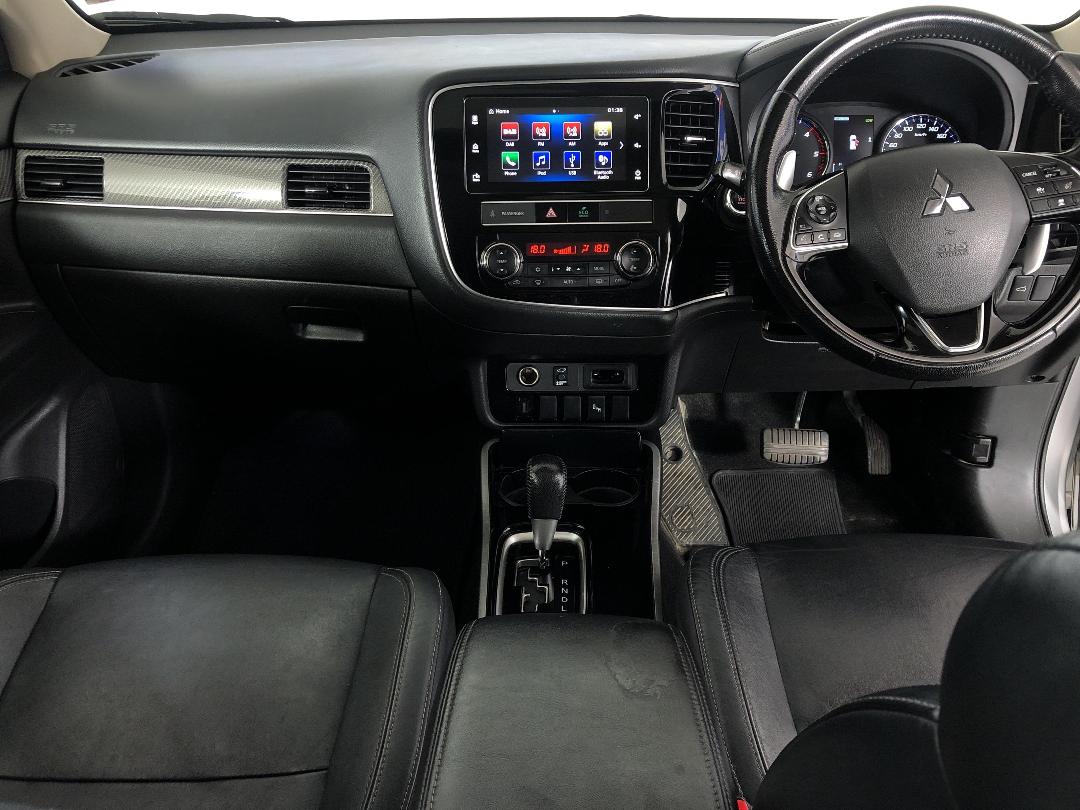 Photo '17' of Mitsubishi Outlander Photo '17' of Mitsubishi Outlander