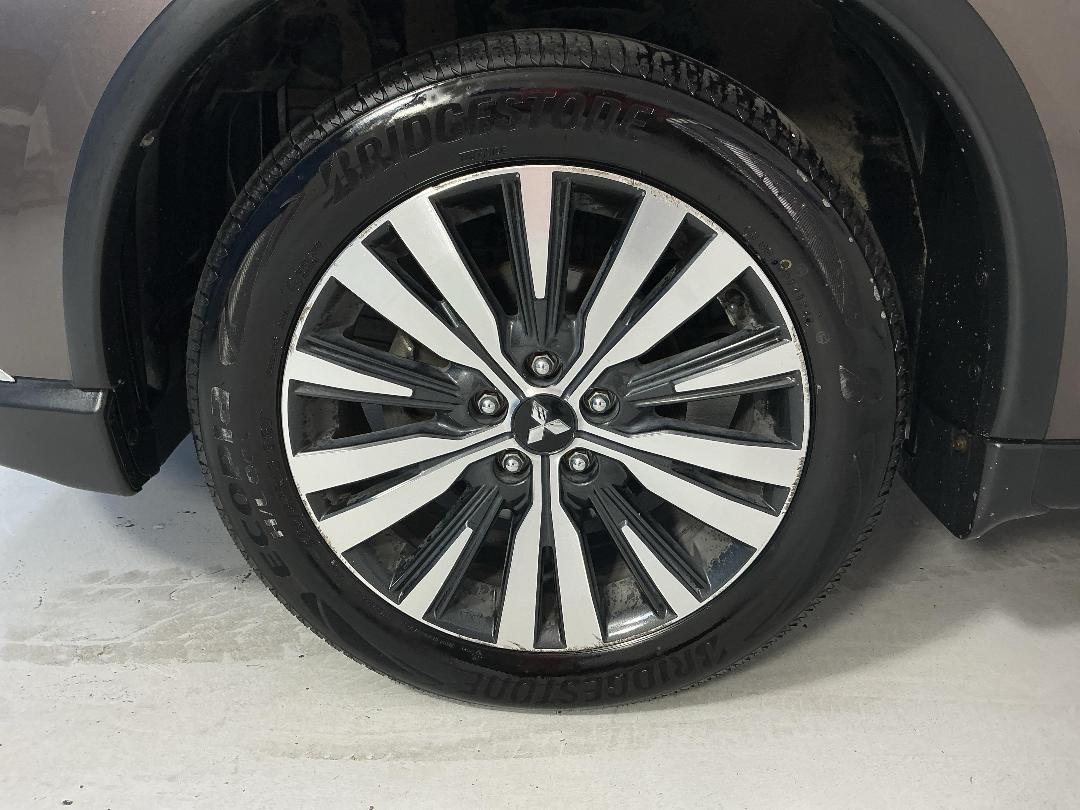 Photo '10' of Mitsubishi Outlander Photo '10' of Mitsubishi Outlander