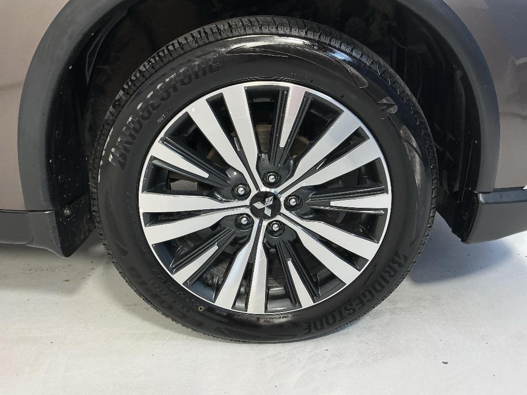 Photo '9' of Mitsubishi Outlander Photo '9' of Mitsubishi Outlander