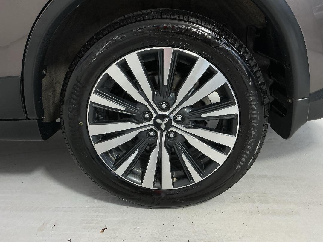 Photo '11' of Mitsubishi Outlander Photo '11' of Mitsubishi Outlander