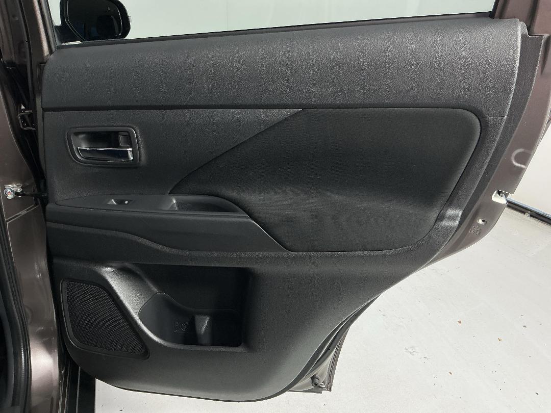 Photo '19' of Mitsubishi Outlander Photo '19' of Mitsubishi Outlander