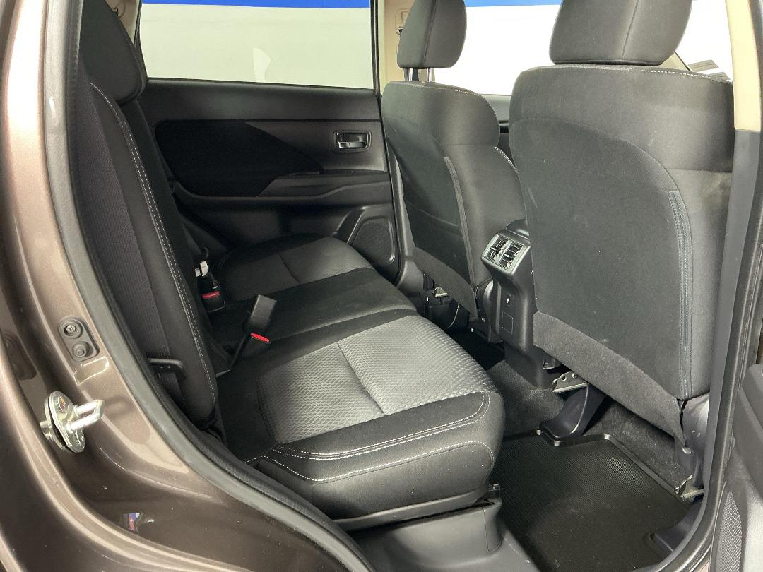 Photo '20' of Mitsubishi Outlander Photo '20' of Mitsubishi Outlander