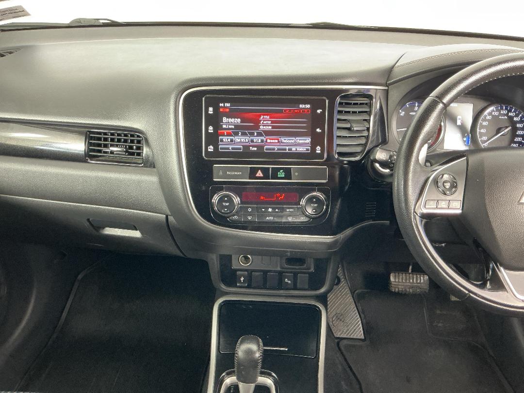 Photo '18' of Mitsubishi Outlander Photo '18' of Mitsubishi Outlander