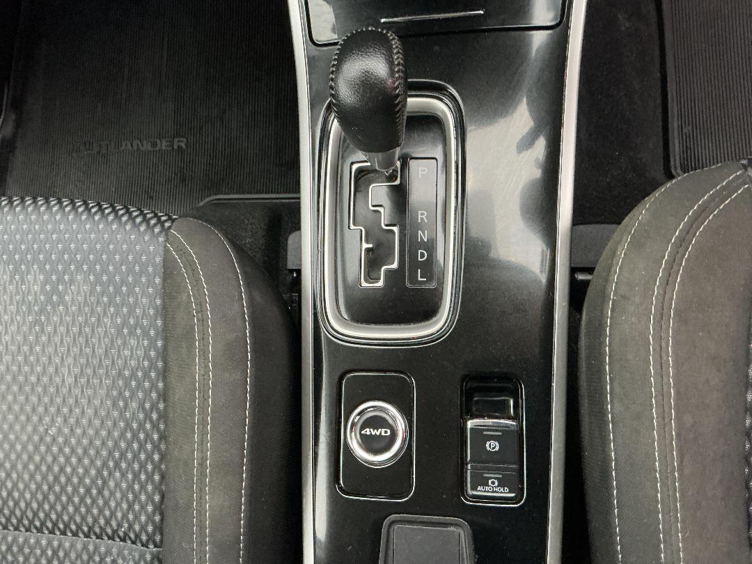 Photo '26' of Mitsubishi Outlander Photo '26' of Mitsubishi Outlander