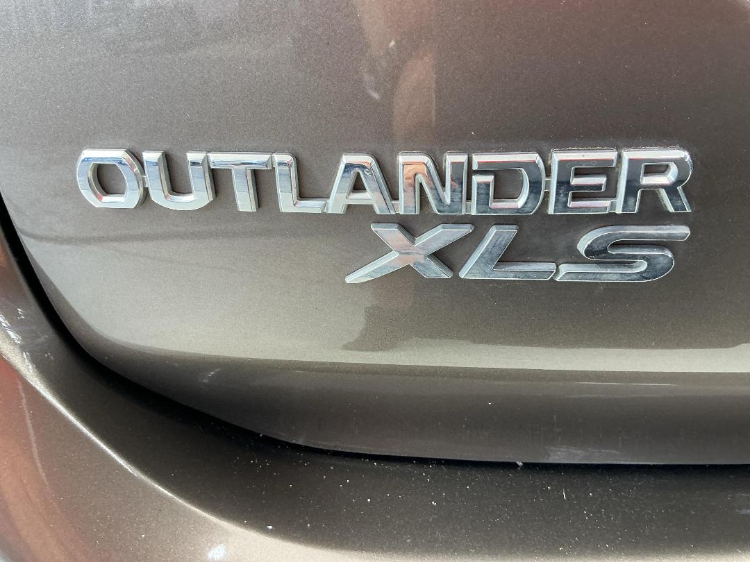 Photo '29' of Mitsubishi Outlander Photo '29' of Mitsubishi Outlander