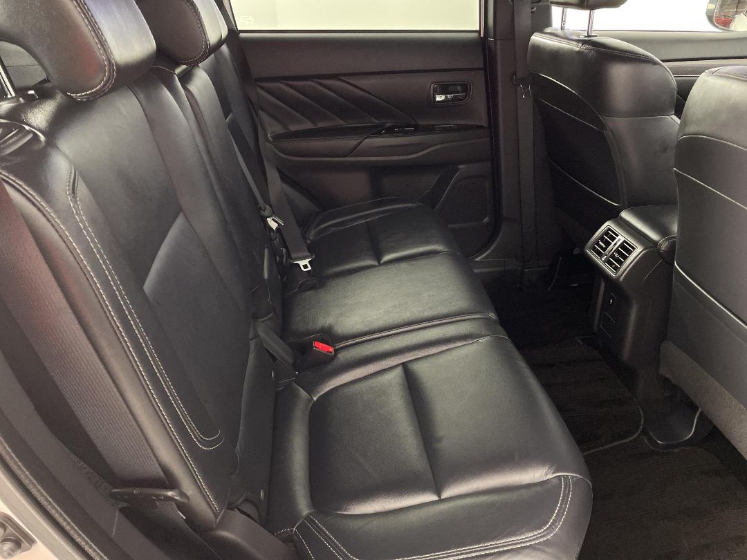 Photo '20' of Mitsubishi Outlander Photo '20' of Mitsubishi Outlander