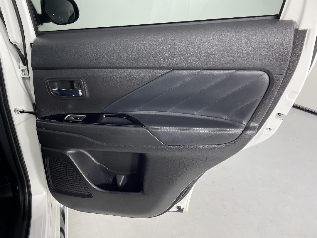 Photo '19' of Mitsubishi Outlander Photo '19' of Mitsubishi Outlander