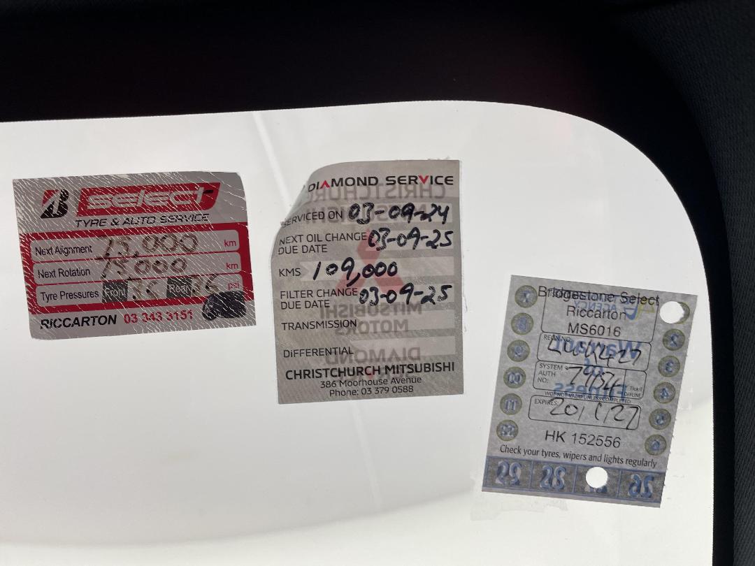 Photo '34' of Mitsubishi Outlander Photo '34' of Mitsubishi Outlander