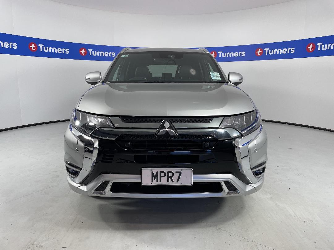 Photo '2' of Mitsubishi Outlander