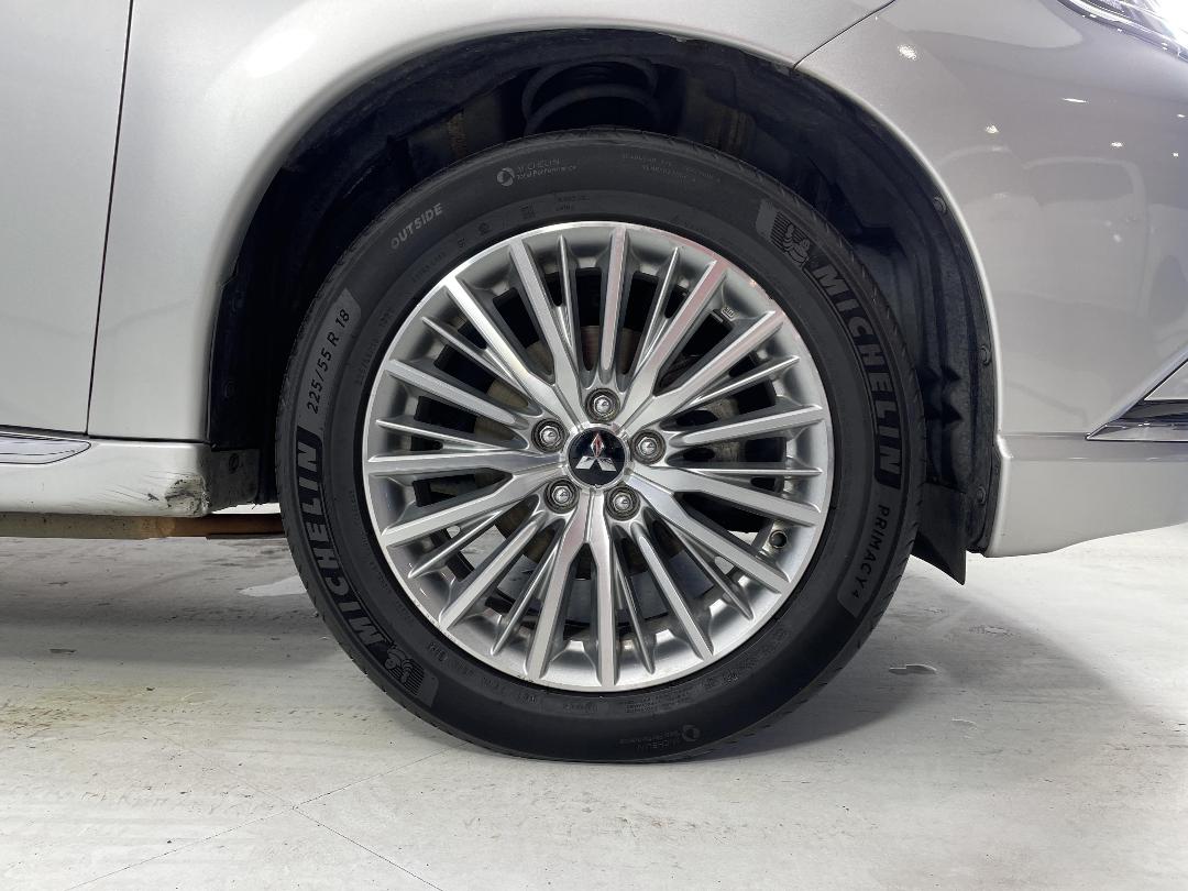 Photo '9' of Mitsubishi Outlander