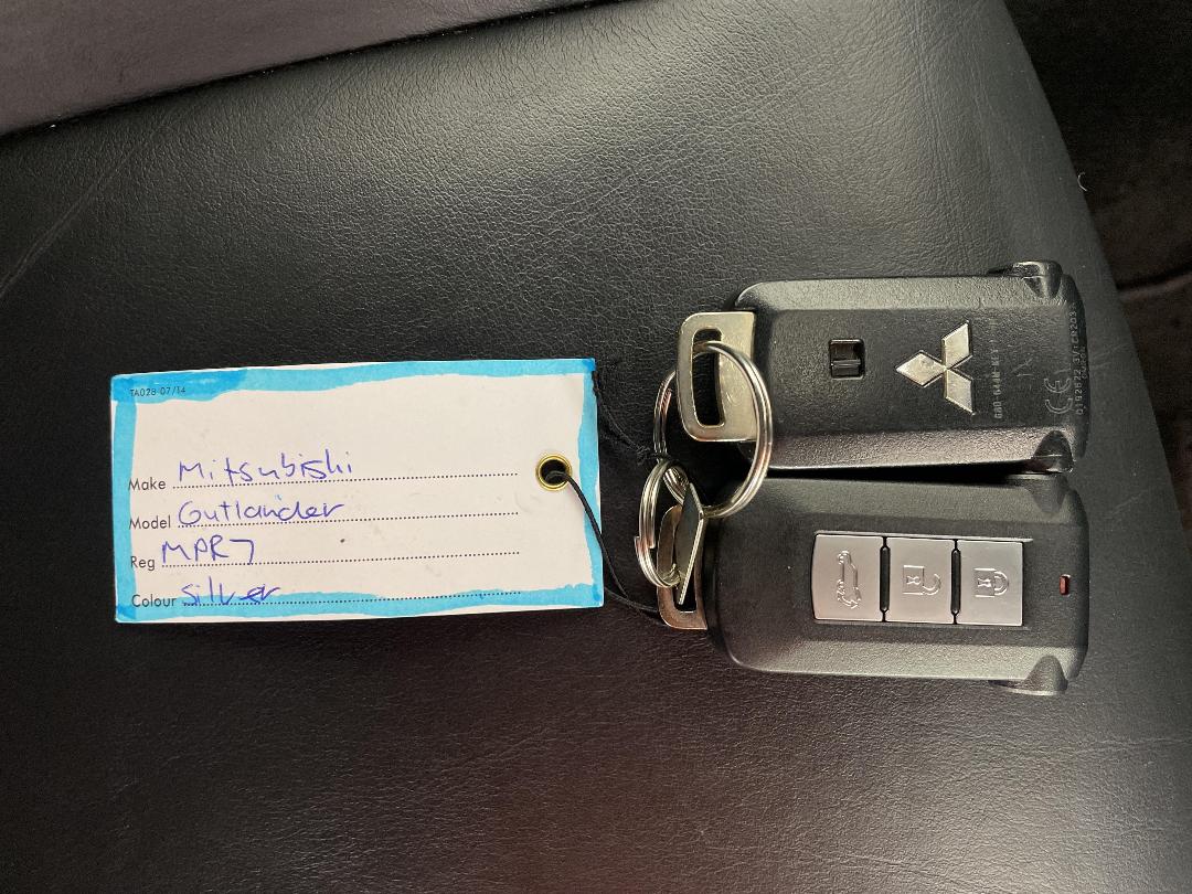 Photo '22' of Mitsubishi Outlander