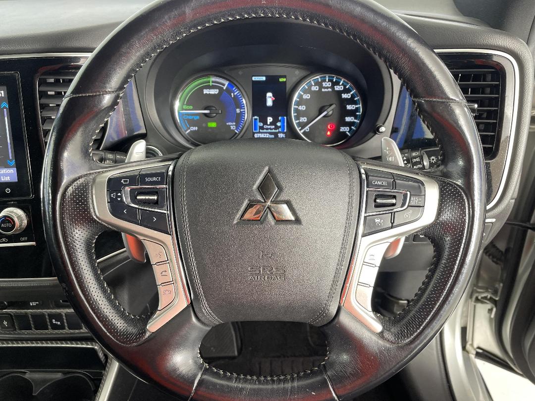 Photo '23' of Mitsubishi Outlander