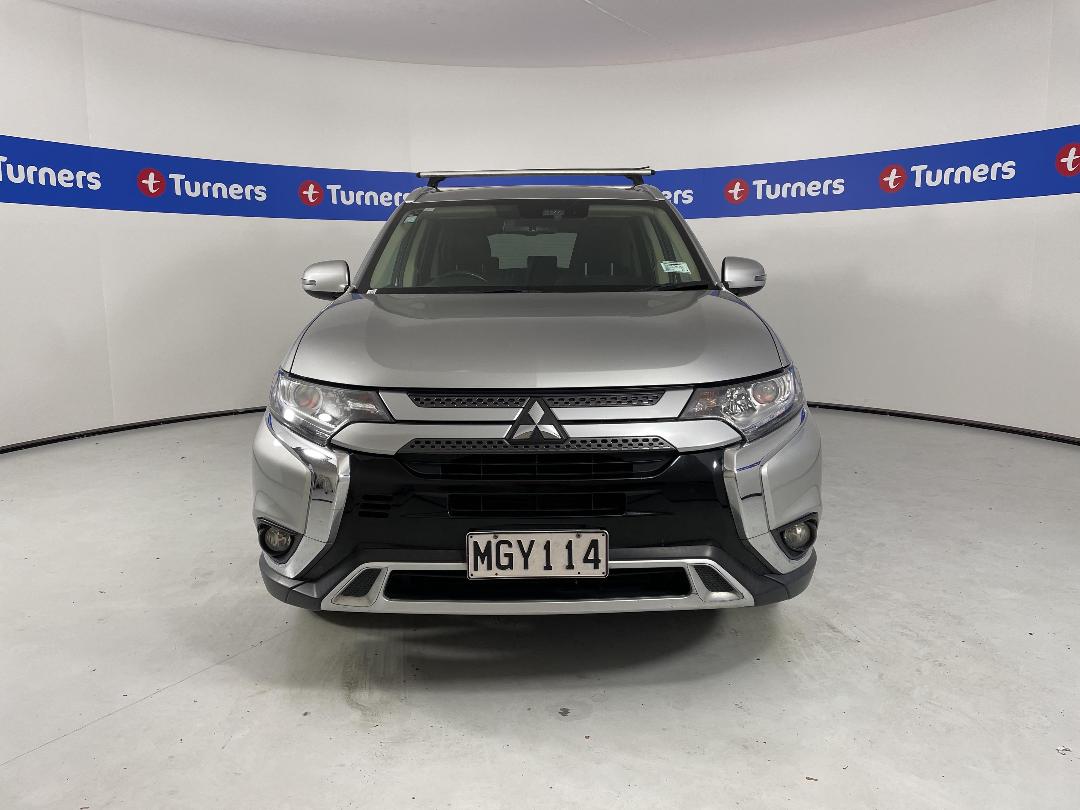 Photo '2' of Mitsubishi Outlander Photo '2' of Mitsubishi Outlander