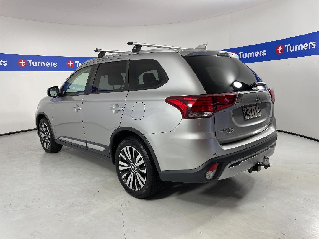 Photo '5' of Mitsubishi Outlander Photo '5' of Mitsubishi Outlander