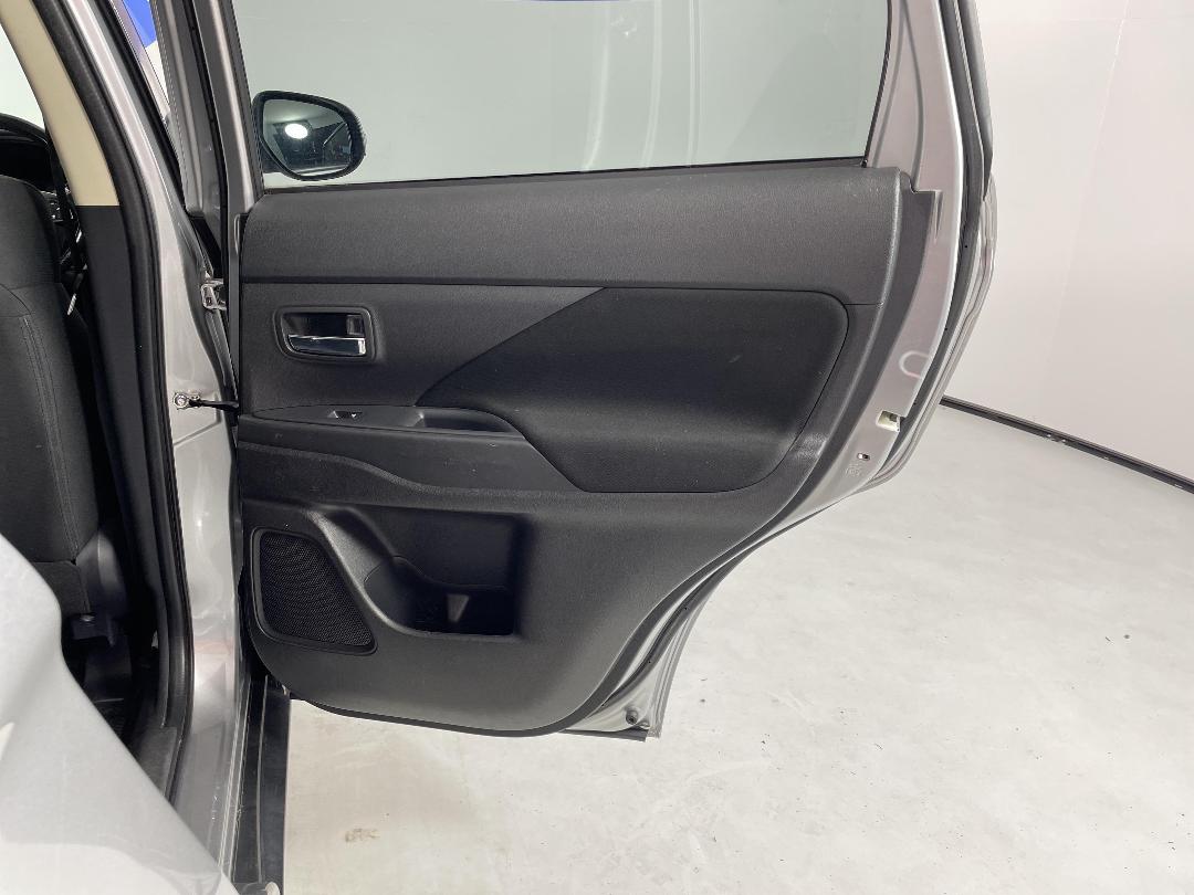 Photo '19' of Mitsubishi Outlander Photo '19' of Mitsubishi Outlander