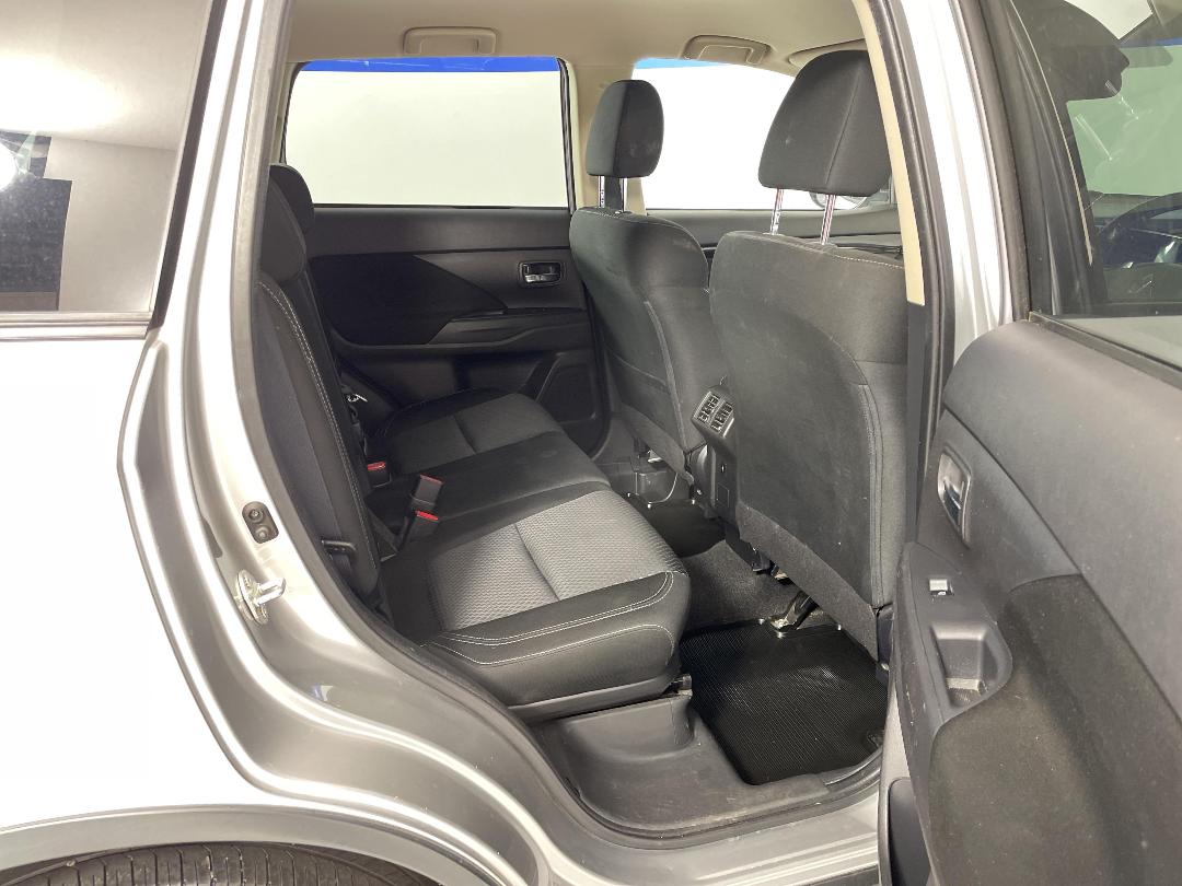 Photo '20' of Mitsubishi Outlander Photo '20' of Mitsubishi Outlander