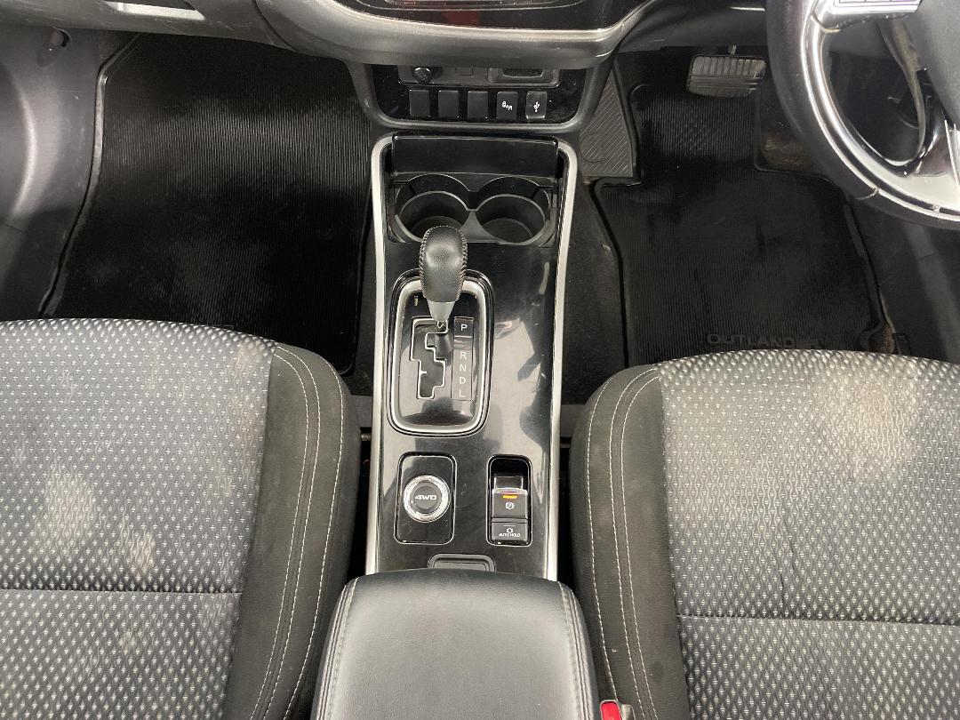 Photo '18' of Mitsubishi Outlander Photo '18' of Mitsubishi Outlander