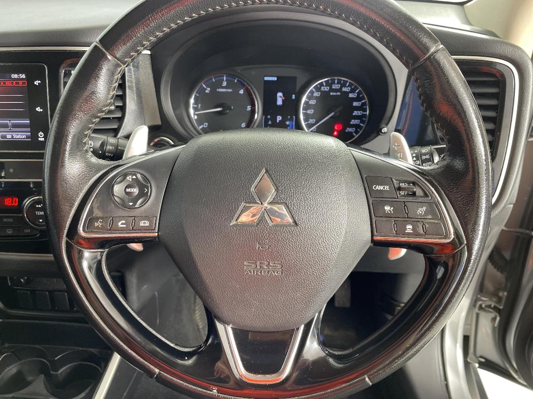 Photo '26' of Mitsubishi Outlander Photo '26' of Mitsubishi Outlander