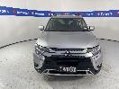 Thumbnail '2' of Mitsubishi Outlander