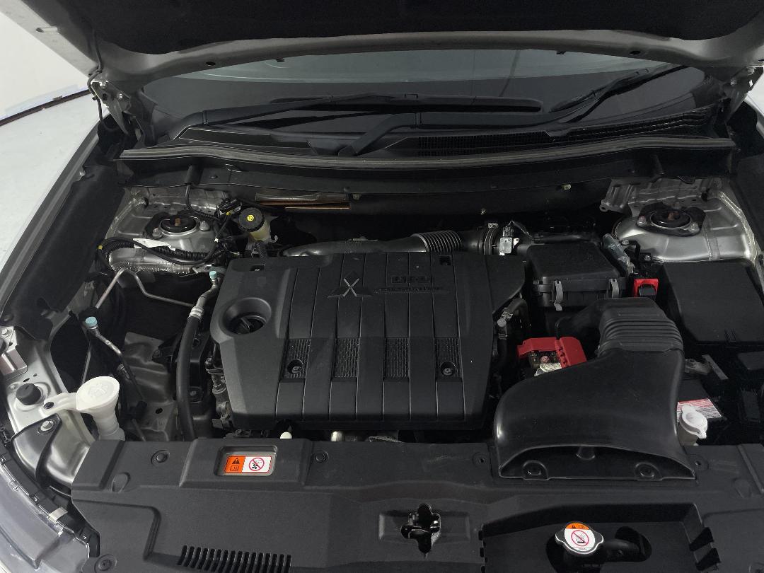 Photo '13' of Mitsubishi Outlander Photo '13' of Mitsubishi Outlander