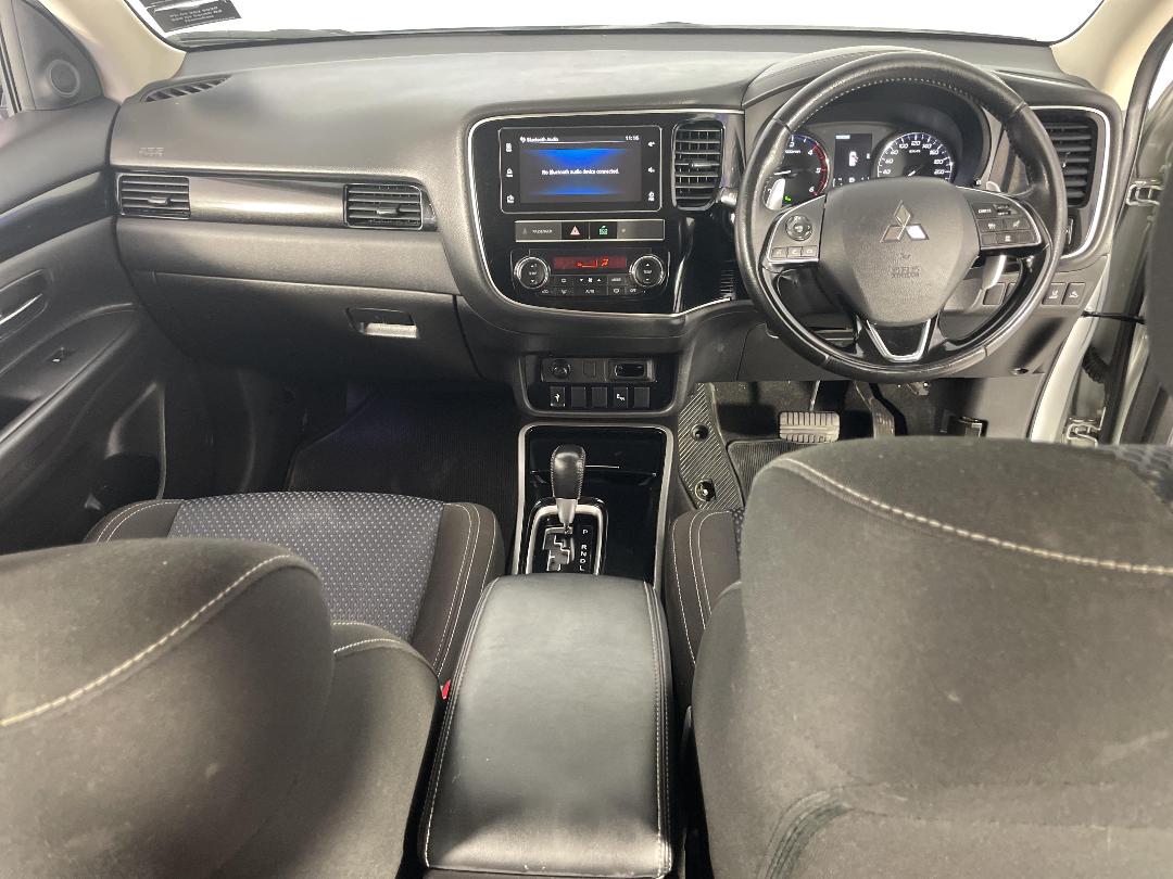 Photo '17' of Mitsubishi Outlander Photo '17' of Mitsubishi Outlander